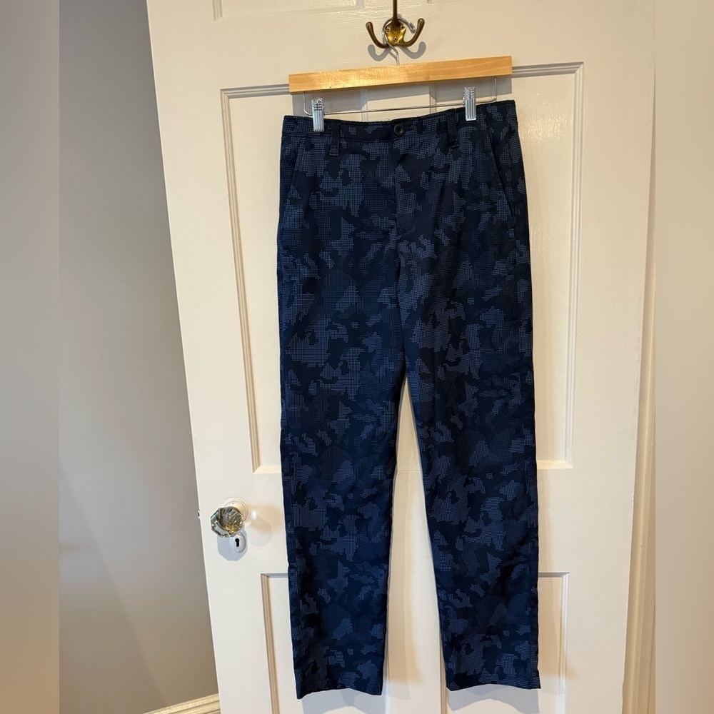 Under Armor Youth 18 Blue Digital Camo Golf / Performance Pants
